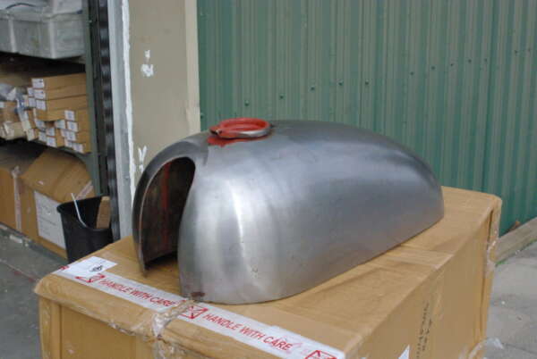 GASTANK - BARE STEEL - NORTON COMMANDO HI-RIDER - N