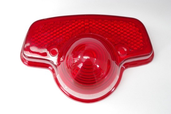 LENS - REAR - LUCAS - (REQUIRES TWO SCREWS) - CAN USE 54572932G - N-