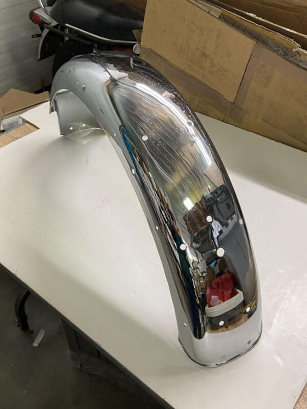 FENDER - REAR - CHROME - TRI T140V