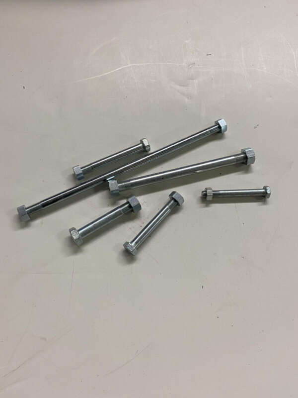 SET--ENGINE BOLTS-TJ WASSELL ENGINEERING