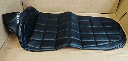 SEATCOVER IN WAFFLE SQUARE PATTERN - BLACK TOP - HONDA CB750