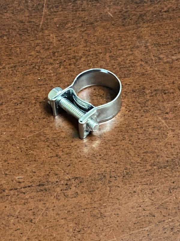 CLIP 14-16mm - PETROL PIPE CLIP / CLAMP