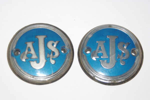 BADGES - SET OF TANK BADGES WITH RUBBERS - 1961 & PRE-56 - AJS (PR)