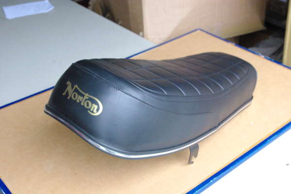 SEAT - 1974 COMMANDO ROADSTER SEAT - LOGO VERY SLIGHTLY OFF-CENTRE