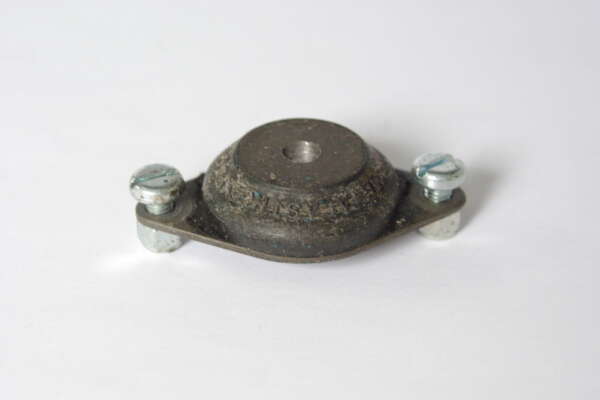 BRACKET - FLOAT CHAMBER MOUNTING BRACKET*