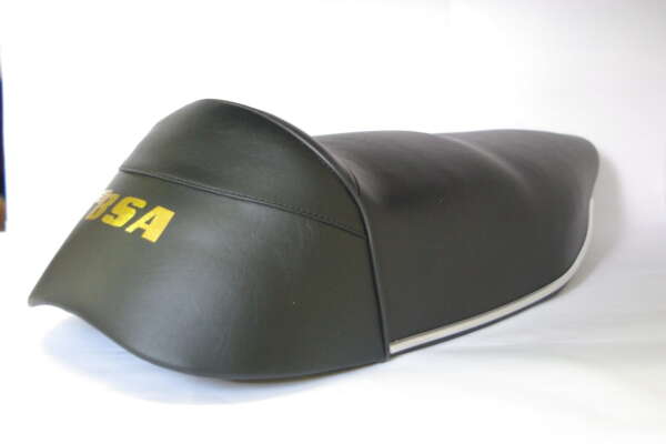 KIT--HUMP TYPE SEATCOVER KIT w/TRIM - BLACK w/BSA GOLD -BSA A50/65 -(CLIPS REQD)